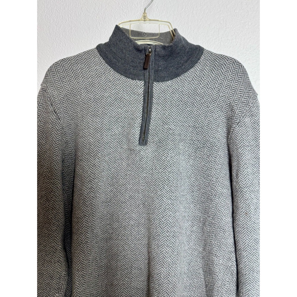 Untuckit Sweater Men's Large Gray Herringbone Preppy GrandpaCore Business Casual - Picture 2 of 10
